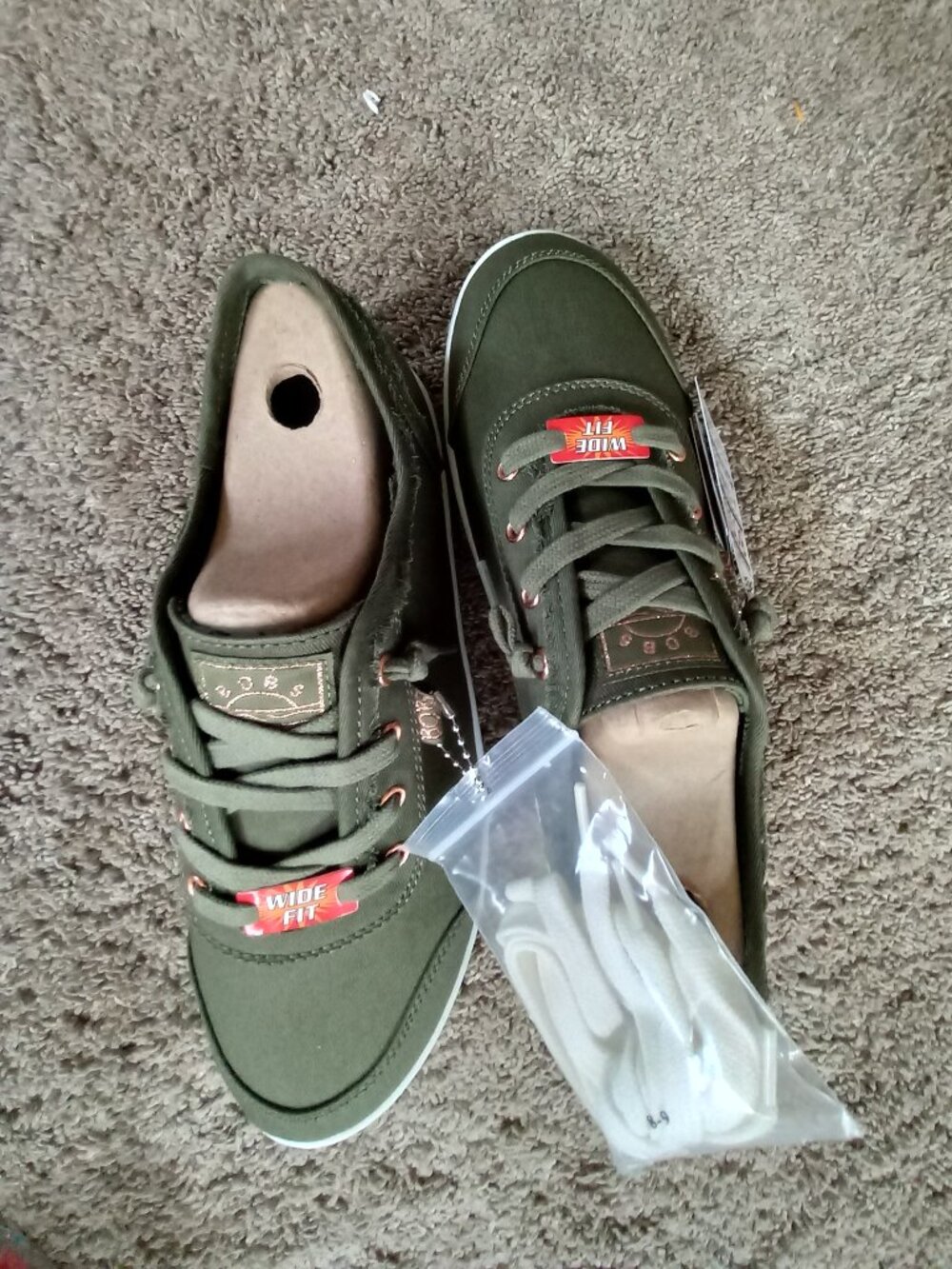 BOBS by Skechers B Cute women's 8 wide Vegan Sneakers